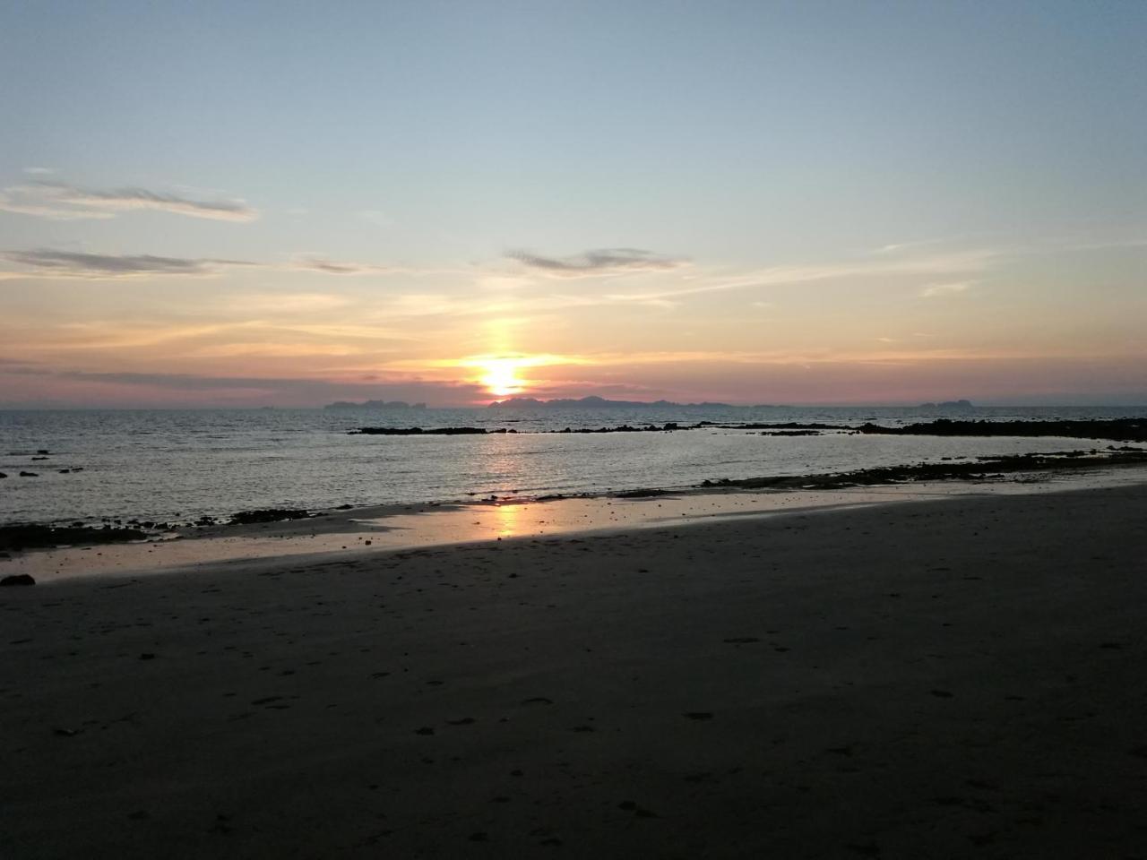 Andaman Beach Resort Koh Jum Εξωτερικό φωτογραφία